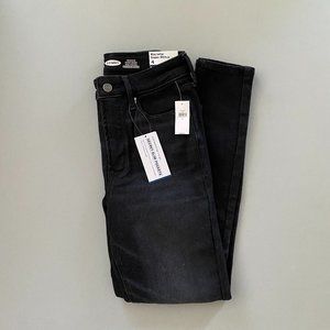 NWT Old Navy Rockstar Super Skinny size 4